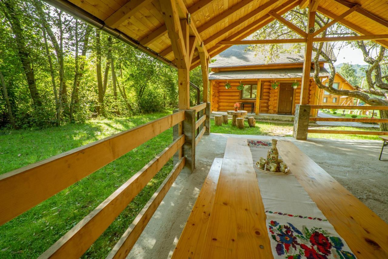 Отель Casutele Din Мойсей Экстерьер фото